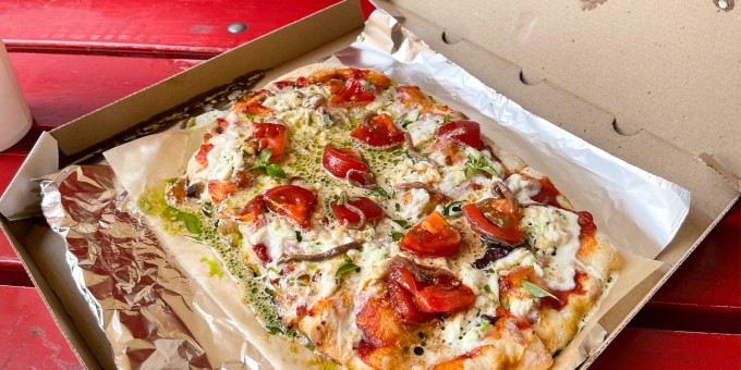 Где в Минске затестить лучшую пинсу и не попасть на деньги. Провёл расследование, а ещё нашёл скидки навынос 25-30%