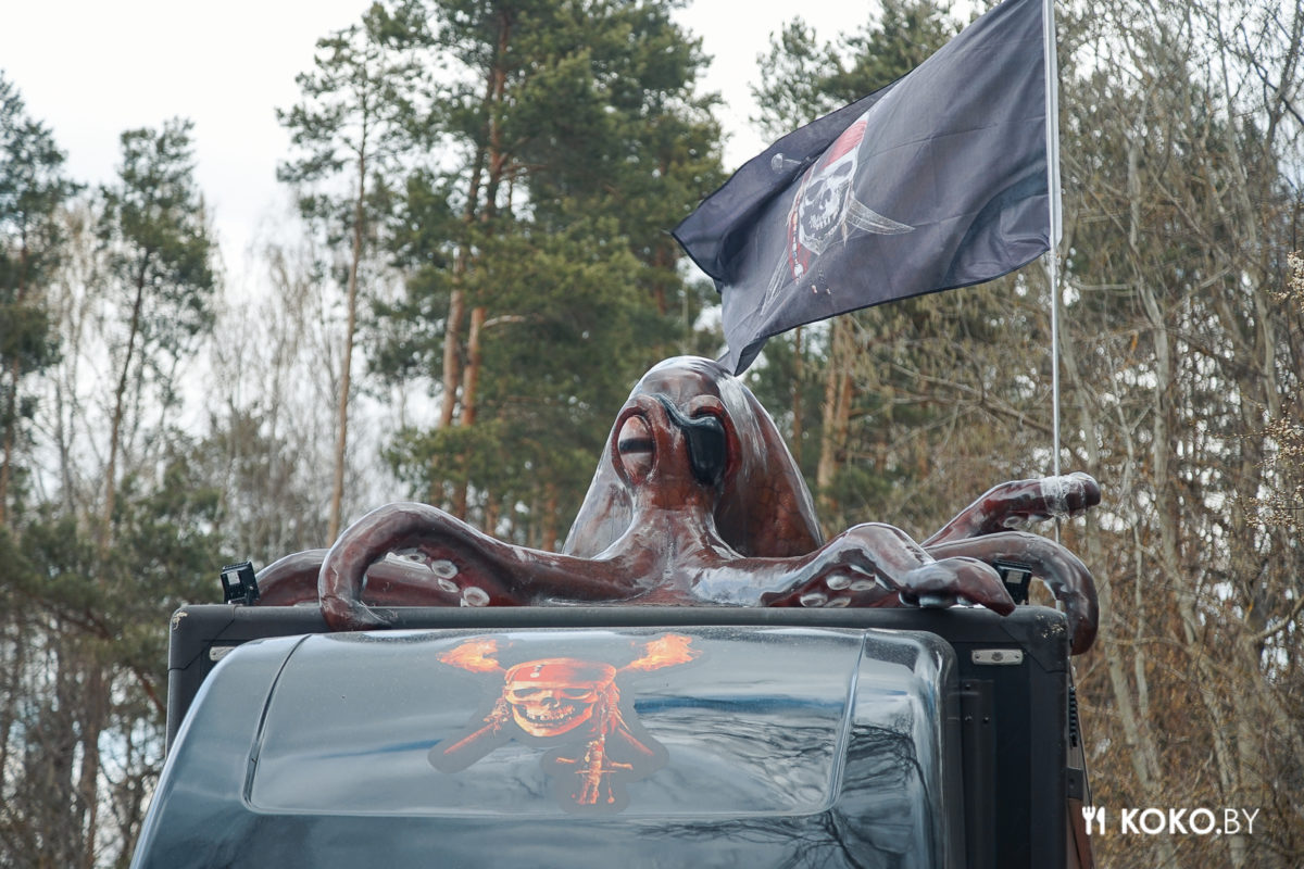 Пираты Минского моря жарят в фудтраке лангустинов и шупальца осьминогов по честной цене - фото - 3