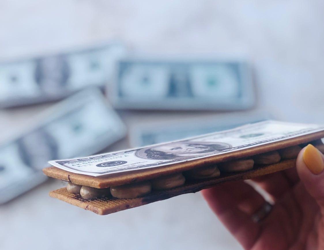 Туалетная бумага, септодез и колбаса - смотрите, что напекли в Cakes.by - фото - 6