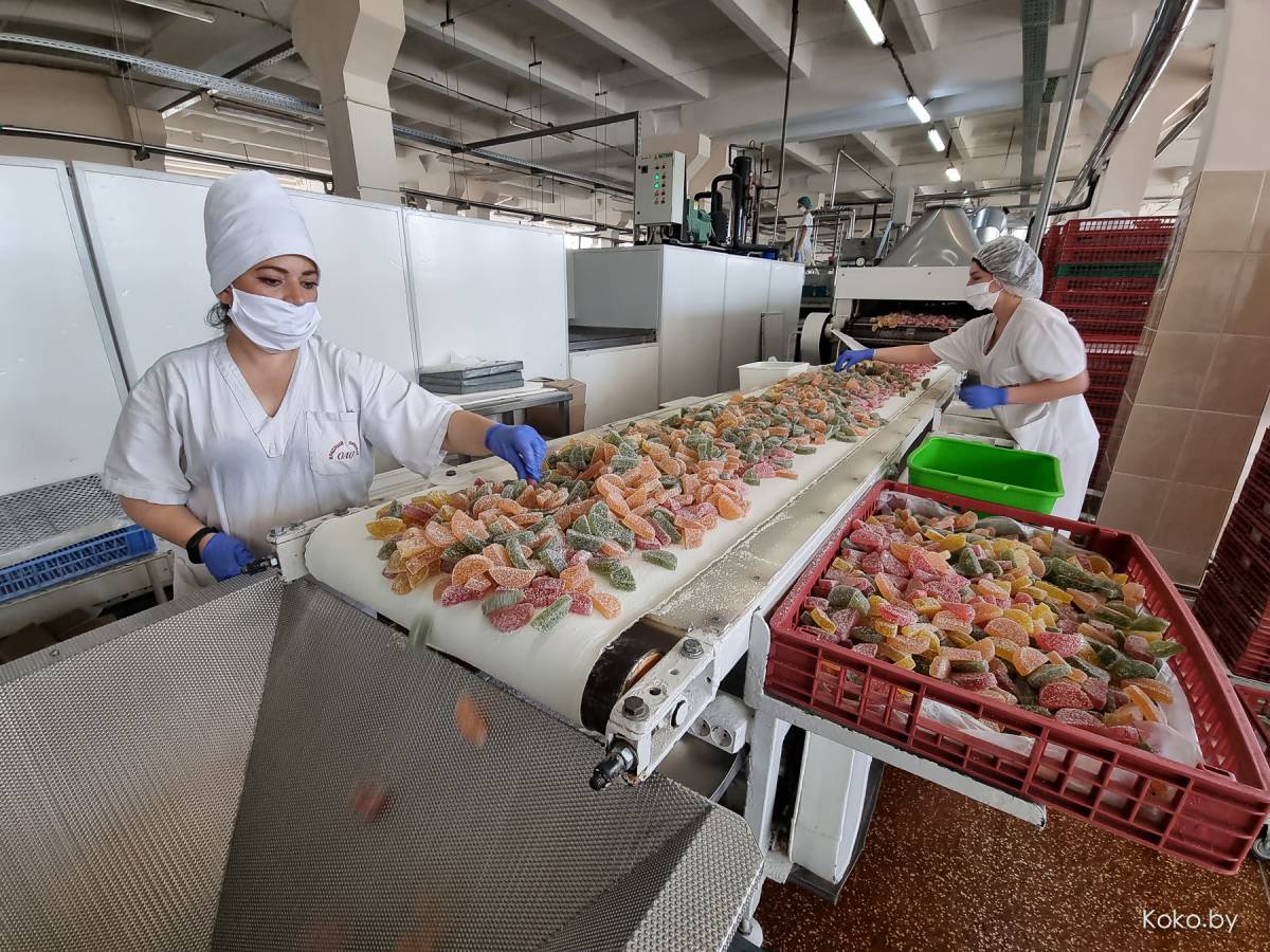 Не слипнется! Один день на производстве самого популярного зефира от «Красного Пищевика» - фото - 35