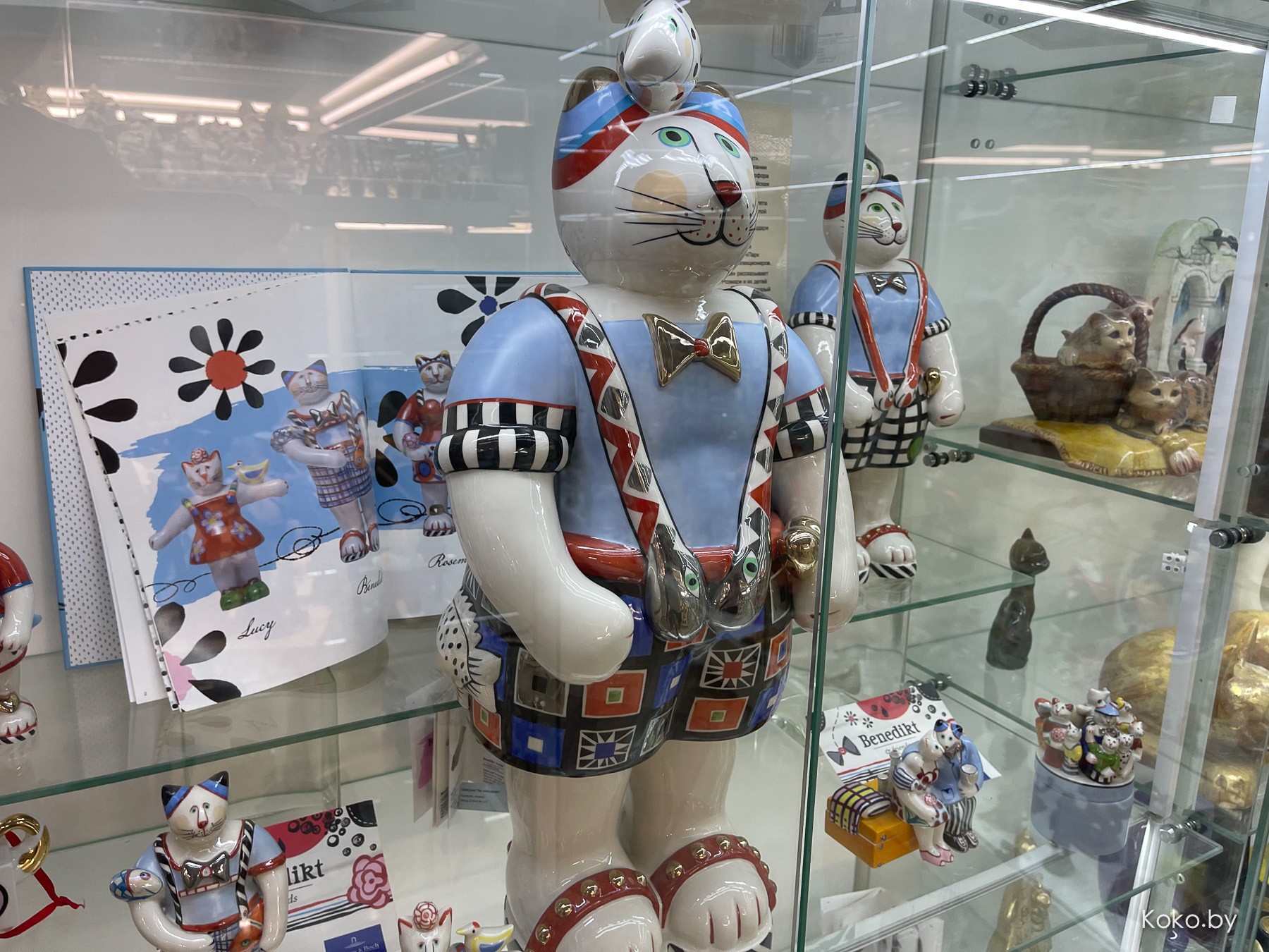 Арт-галерея «Котовасия», где кроме мяукающих котиков более 7000 экземпляров котов со всего мира - фото - 39