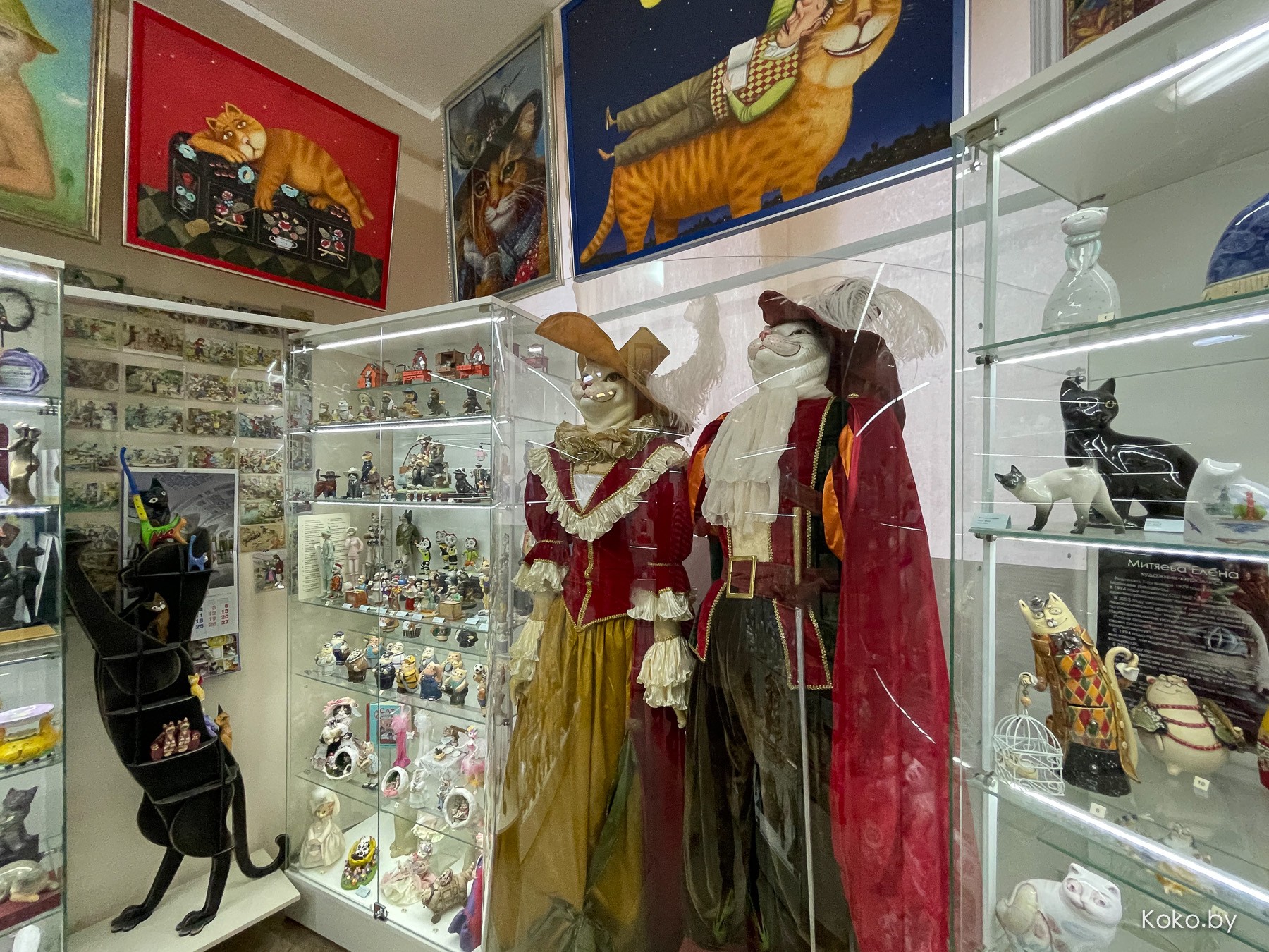 Арт-галерея «Котовасия», где кроме мяукающих котиков более 7000 экземпляров котов со всего мира - фото - 48