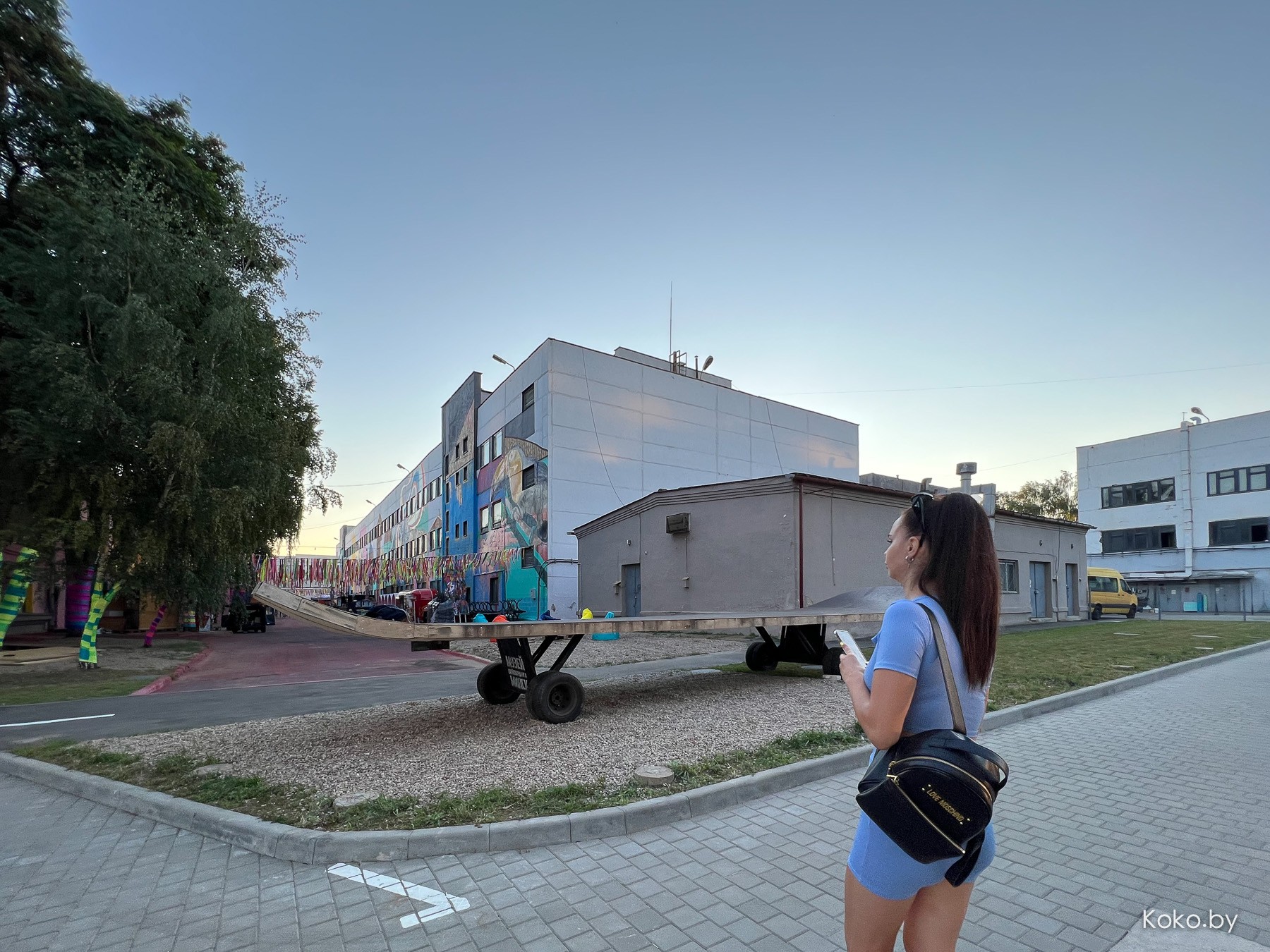 На завод! Сегодня в центре открылась новая локация с едой и песнями «Лучшая улица» - фото - 5