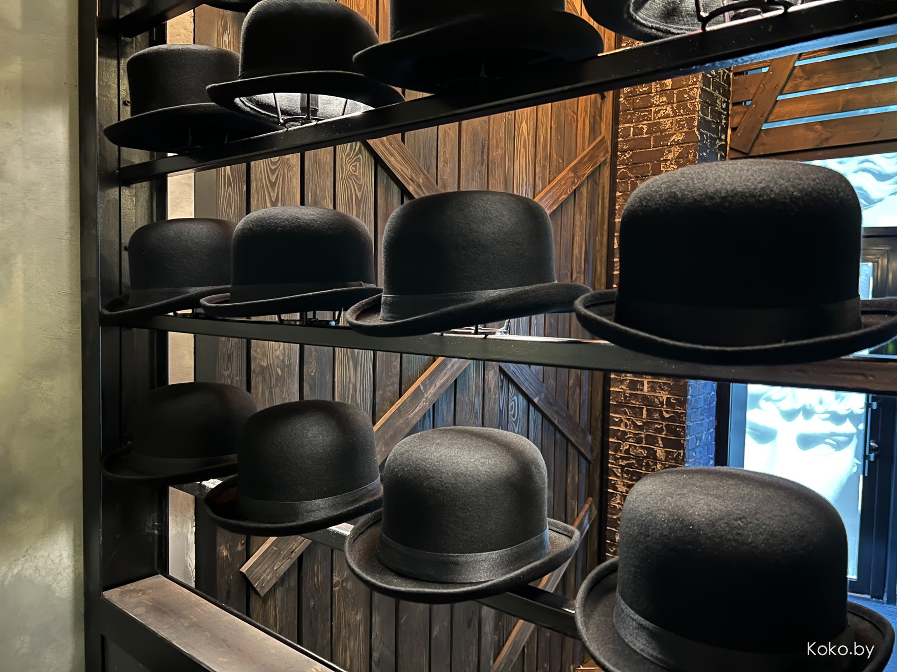 Посмотрел на правила в новом доме дыма «Танжирс Лаунж» в атмосфере сгоревшего особняка с кальянами по 5000€ - фото - 19