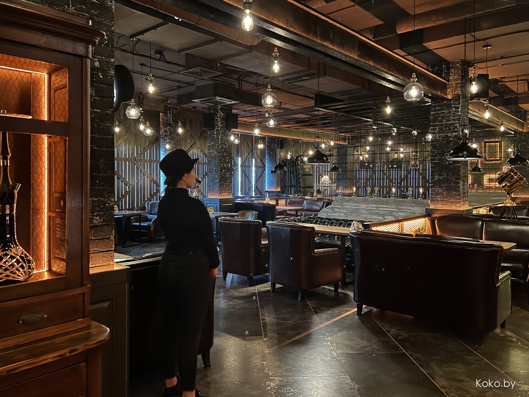 Посмотрел на правила в новом доме дыма «Танжирс Лаунж» в атмосфере сгоревшего особняка с кальянами по 5000€ - фото - 23