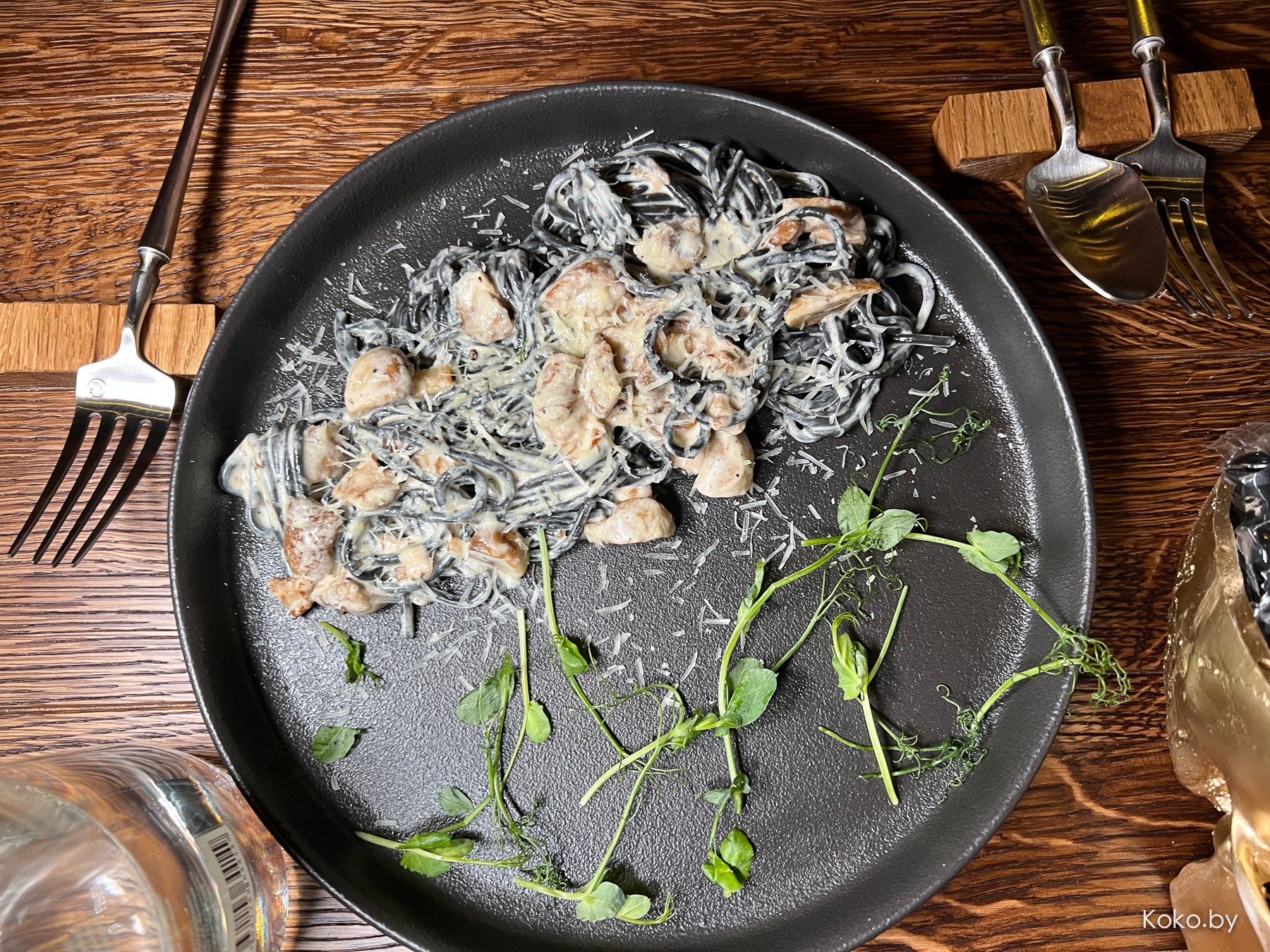 Посмотрел на правила в новом доме дыма «Танжирс Лаунж» в атмосфере сгоревшего особняка с кальянами по 5000€ - фото - 36