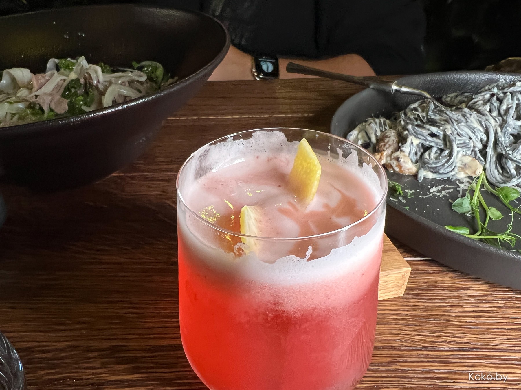 Посмотрел на правила в новом доме дыма «Танжирс Лаунж» в атмосфере сгоревшего особняка с кальянами по 5000€ - фото - 39