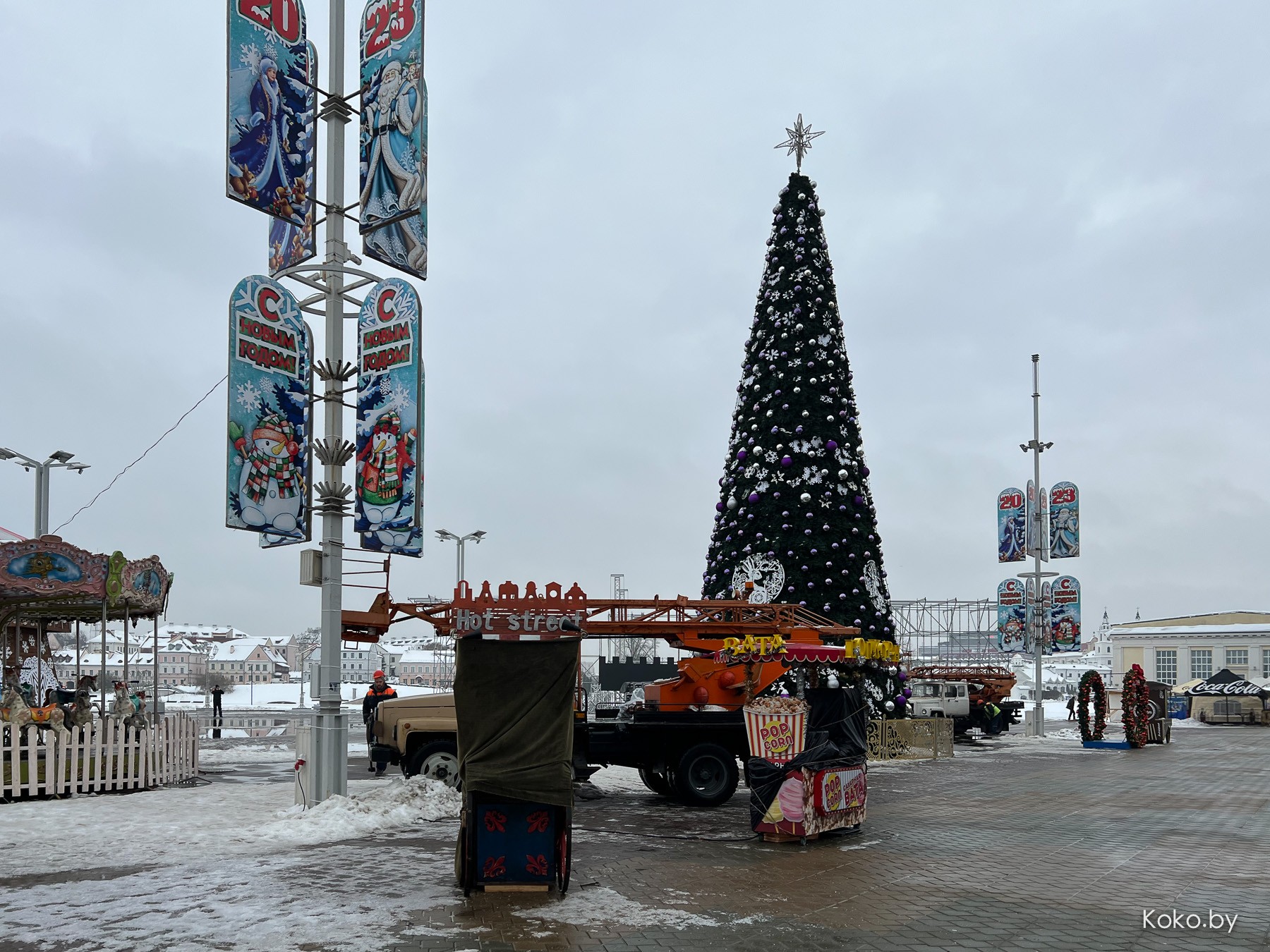 Куда сходить вечером? Прошлись по новогодним ярмаркам, посмотрели цены, попили глинтвейн - фото - 32