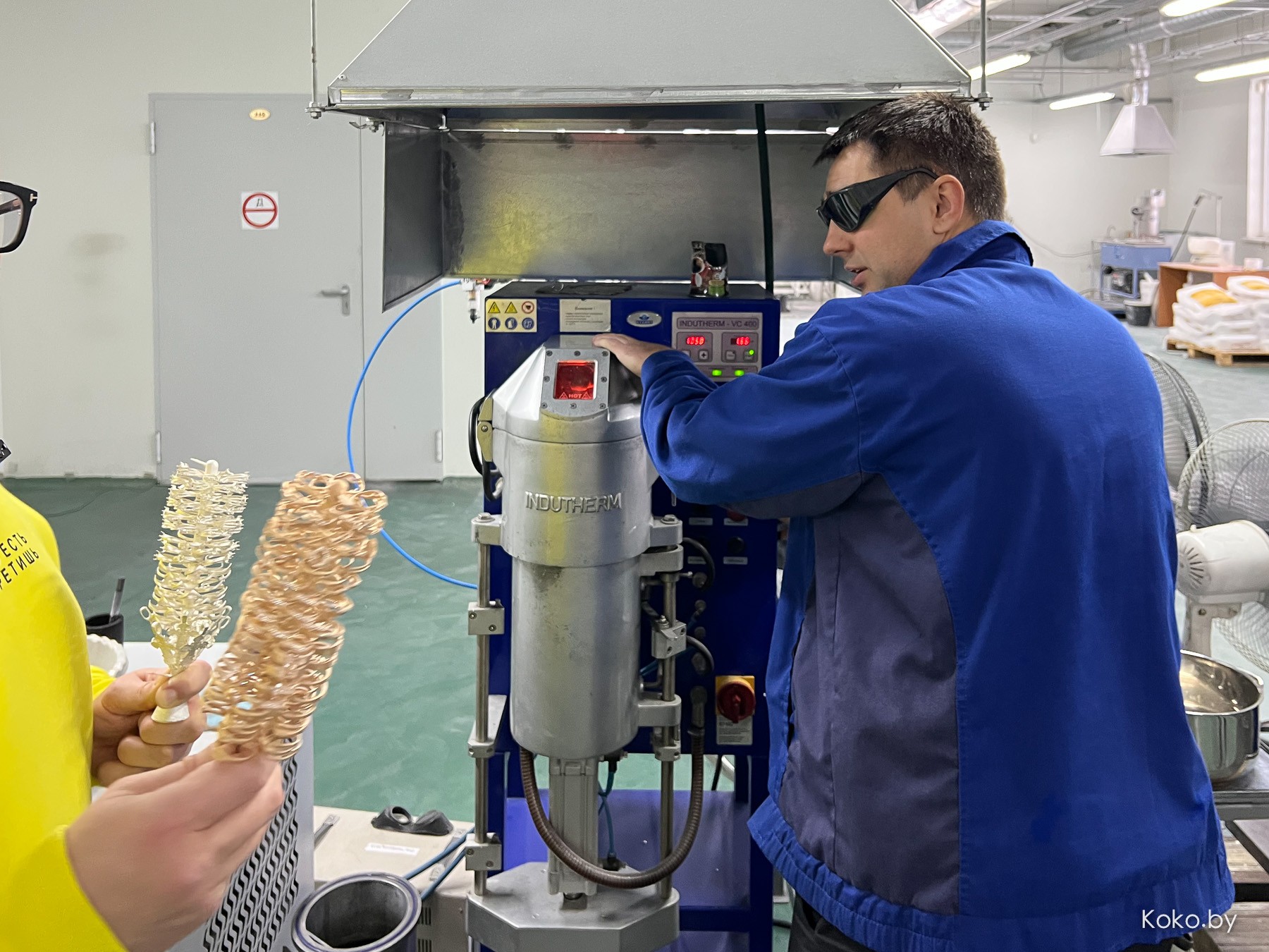 Сходили на экскурсию, чтобы посмотреть как появляются на свет ваши кольца и серёжки на ювелирном заводе «ZORKA» - фото - 30