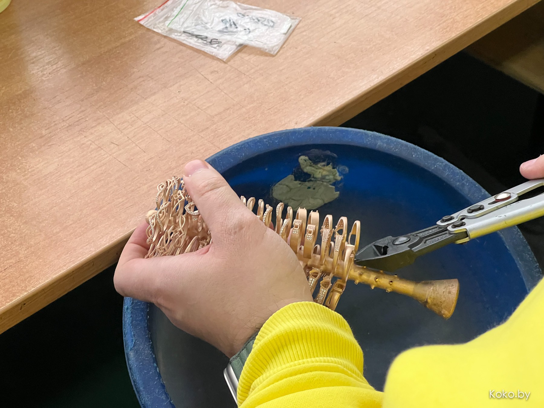 Сходили на экскурсию, чтобы посмотреть как появляются на свет ваши кольца и серёжки на ювелирном заводе «ZORKA» - фото - 34