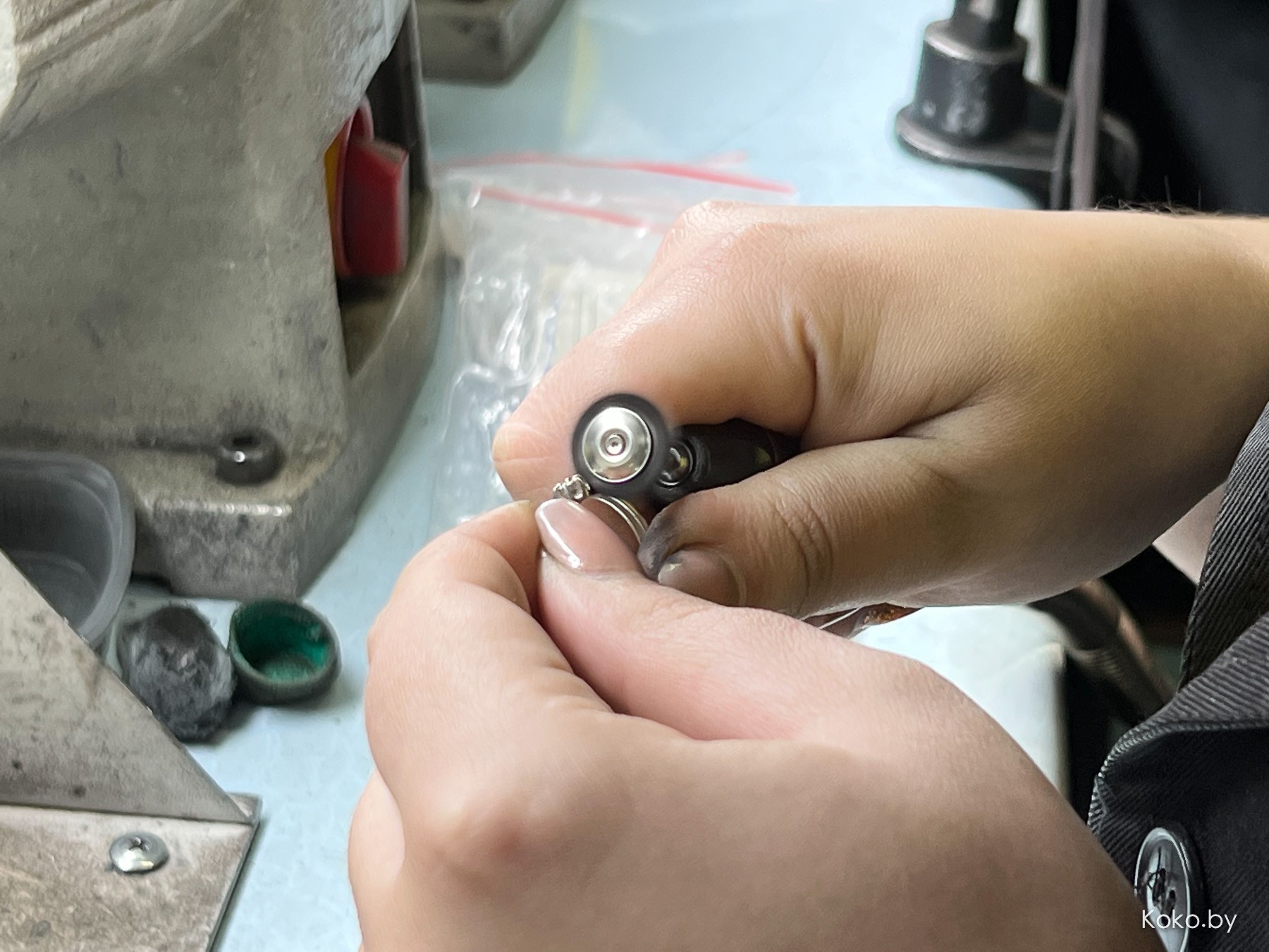 Сходили на экскурсию, чтобы посмотреть как появляются на свет ваши кольца и серёжки на ювелирном заводе «ZORKA» - фото - 44