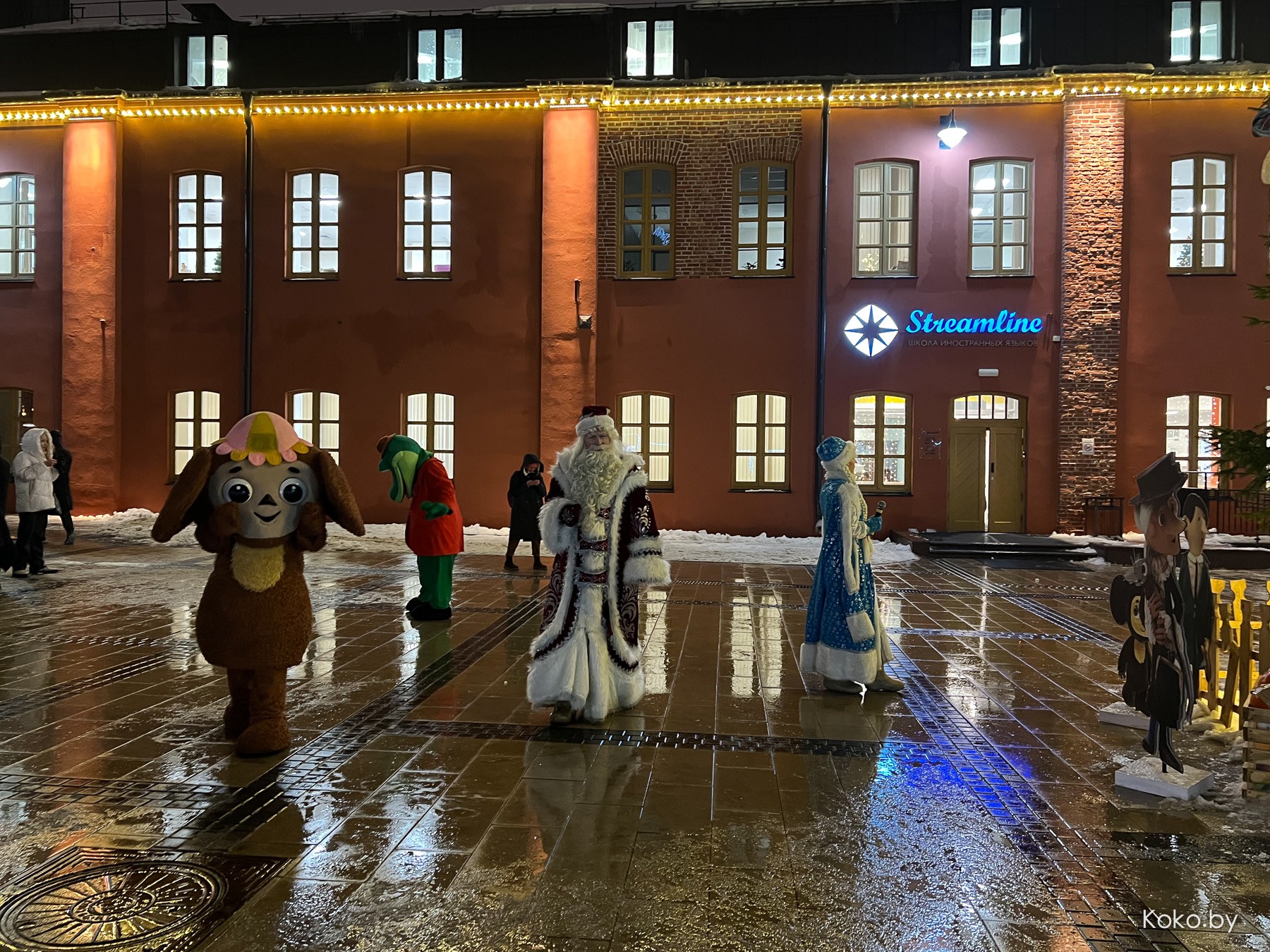 Куда сходить вечером? Прошлись по новогодним ярмаркам, посмотрели цены, попили глинтвейн - фото - 15