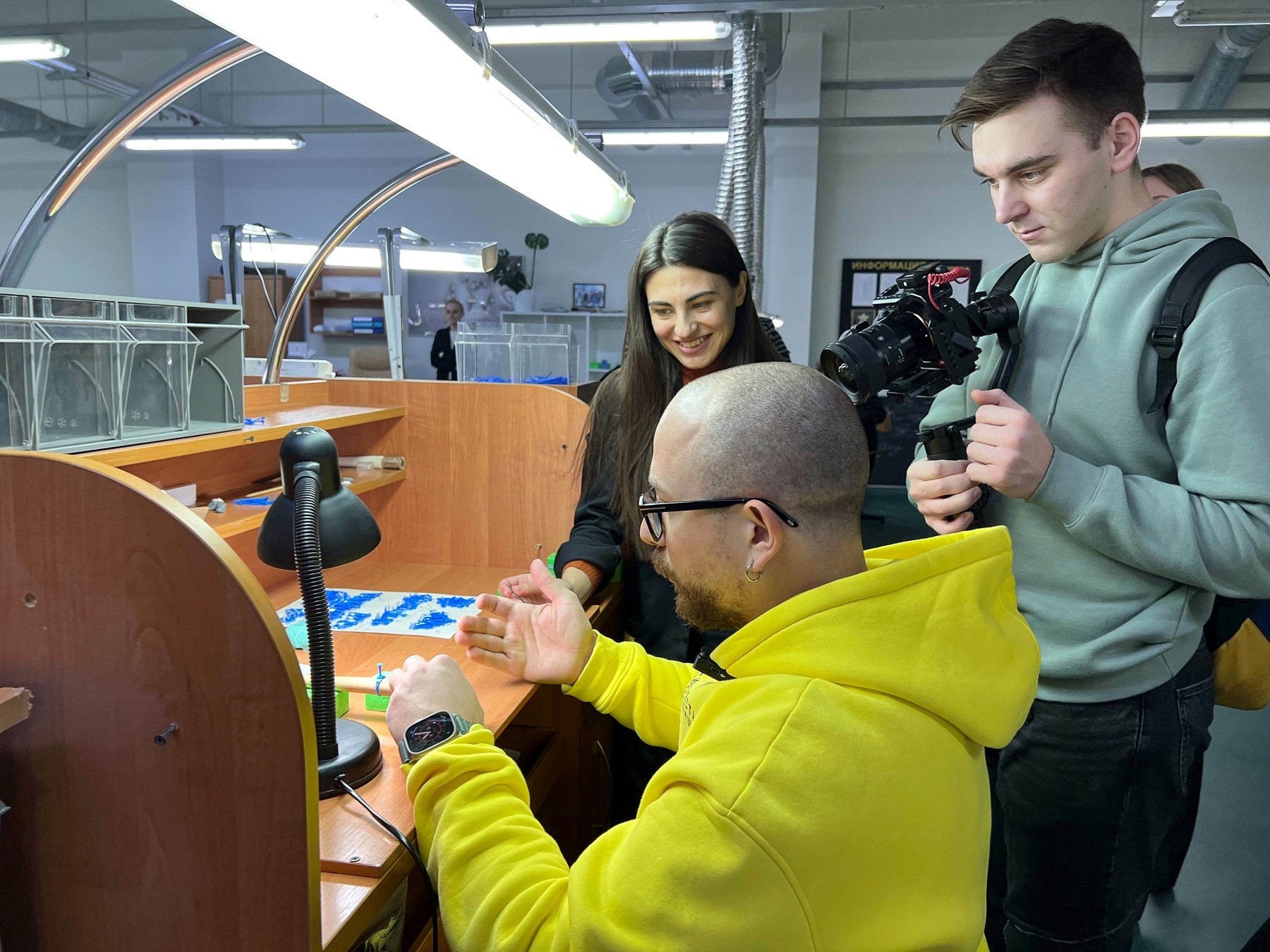 Сходили на экскурсию, чтобы посмотреть как появляются на свет ваши кольца и серёжки на ювелирном заводе «ZORKA» - фото - 1