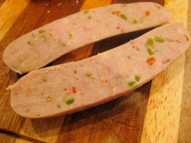 Как приготовить вкусную и полезную «Домашнюю колбасу»