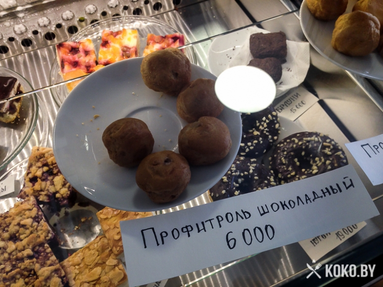 Заведения: Новая кофейня «Buffet (Буфет)» — много пространства, два этажа и большая доска для рисования