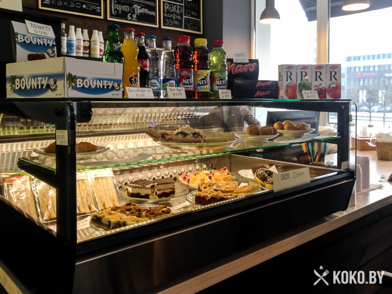 Заведения: Новая кофейня «Buffet (Буфет)» — много пространства, два этажа и большая доска для рисования