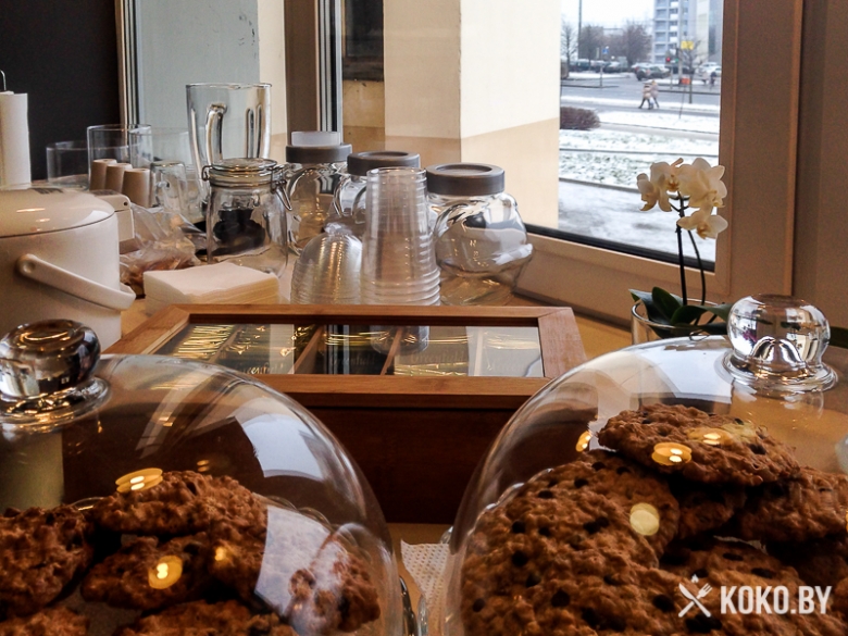 Заведения: Новая кофейня «Buffet (Буфет)» — много пространства, два этажа и большая доска для рисования