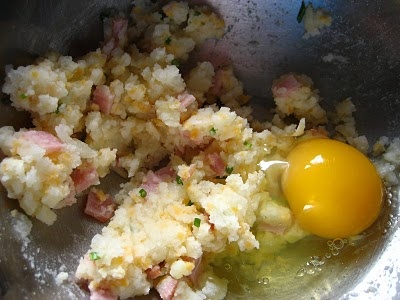 Закуски: Яйцо чучела запеченный картофель