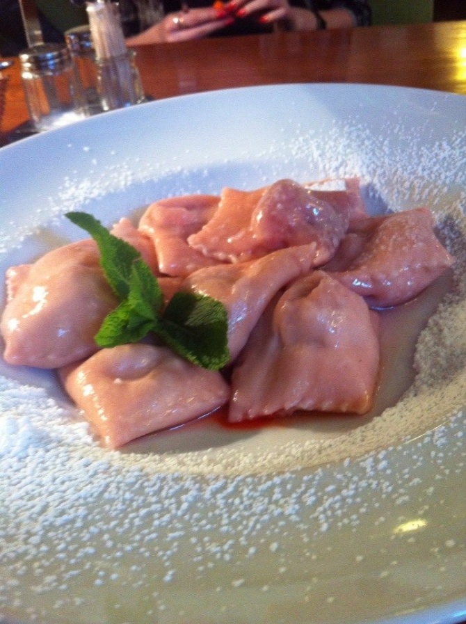 Instagram: Самые вкусные вареники с клубникой в кафе «Безе»