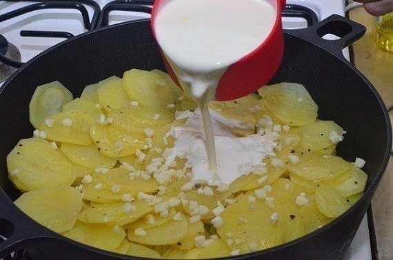 Овощи и гарниры: ФОТО РЕЦЕПТ: Картошка с грибами в сметане