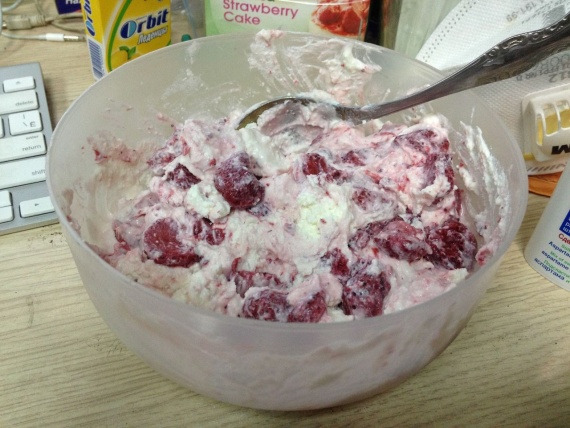 Instagram: Замороженная клубника, русский обезжиренный творог