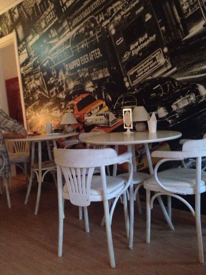 Instagram: Тест драйв Dream cafe (Дрим кафе), мало десертов, орды студентов