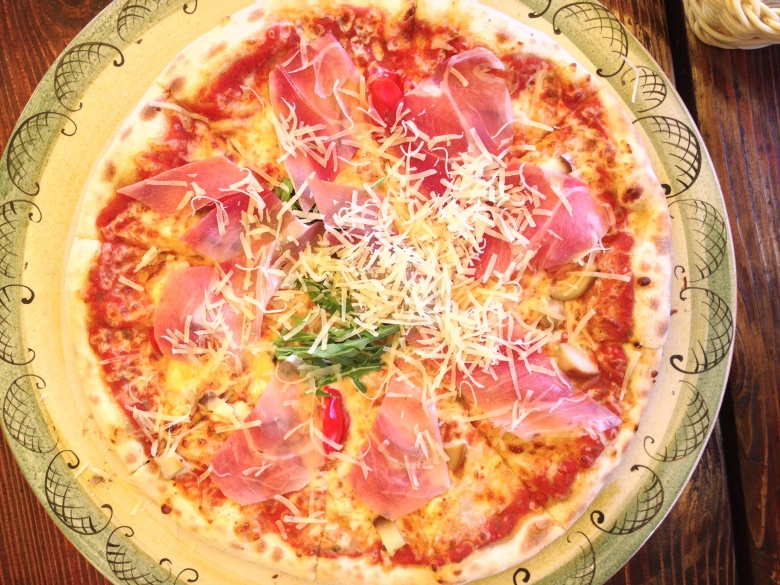 Instagram: Как мы сходили в Gusto*Giusto на акцию 1+1=3 пицца в подарок