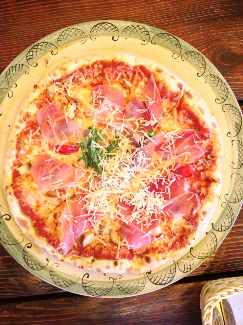 Instagram: Как мы сходили в Gusto*Giusto на акцию 1+1=3 пицца в подарок