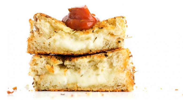 9 потрясающих рецептов с сыром моцарелла