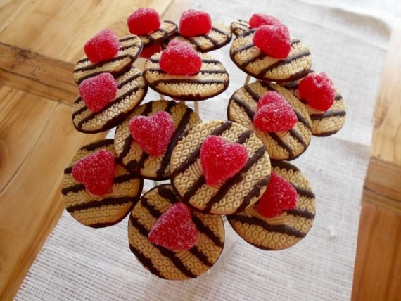 Лига жратвы: Цветочки из печенья и мармелада