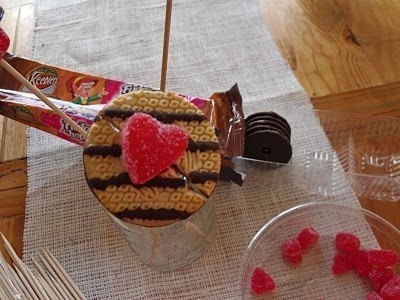 Лига жратвы: Цветочки из печенья и мармелада