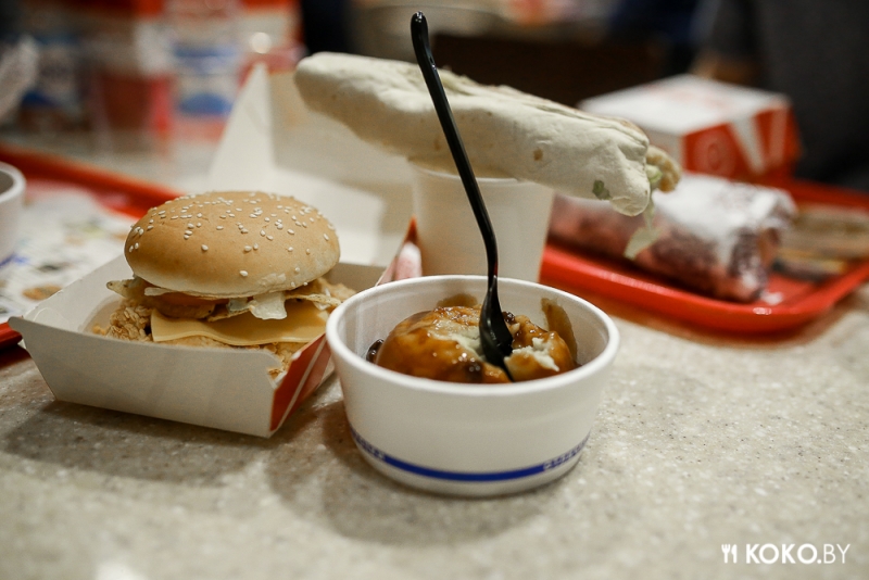 Фотоотчеты: 130$ на обеды: безумная давка в день открытия «Texas Chicken» в Минске