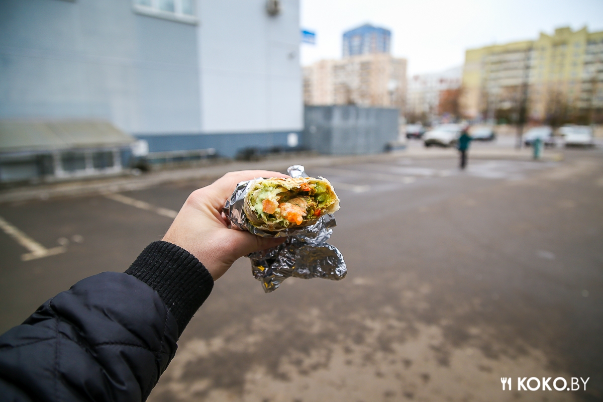 Заведения: Пробуем шаурму, мясо для которой было приготовлено на диком огне