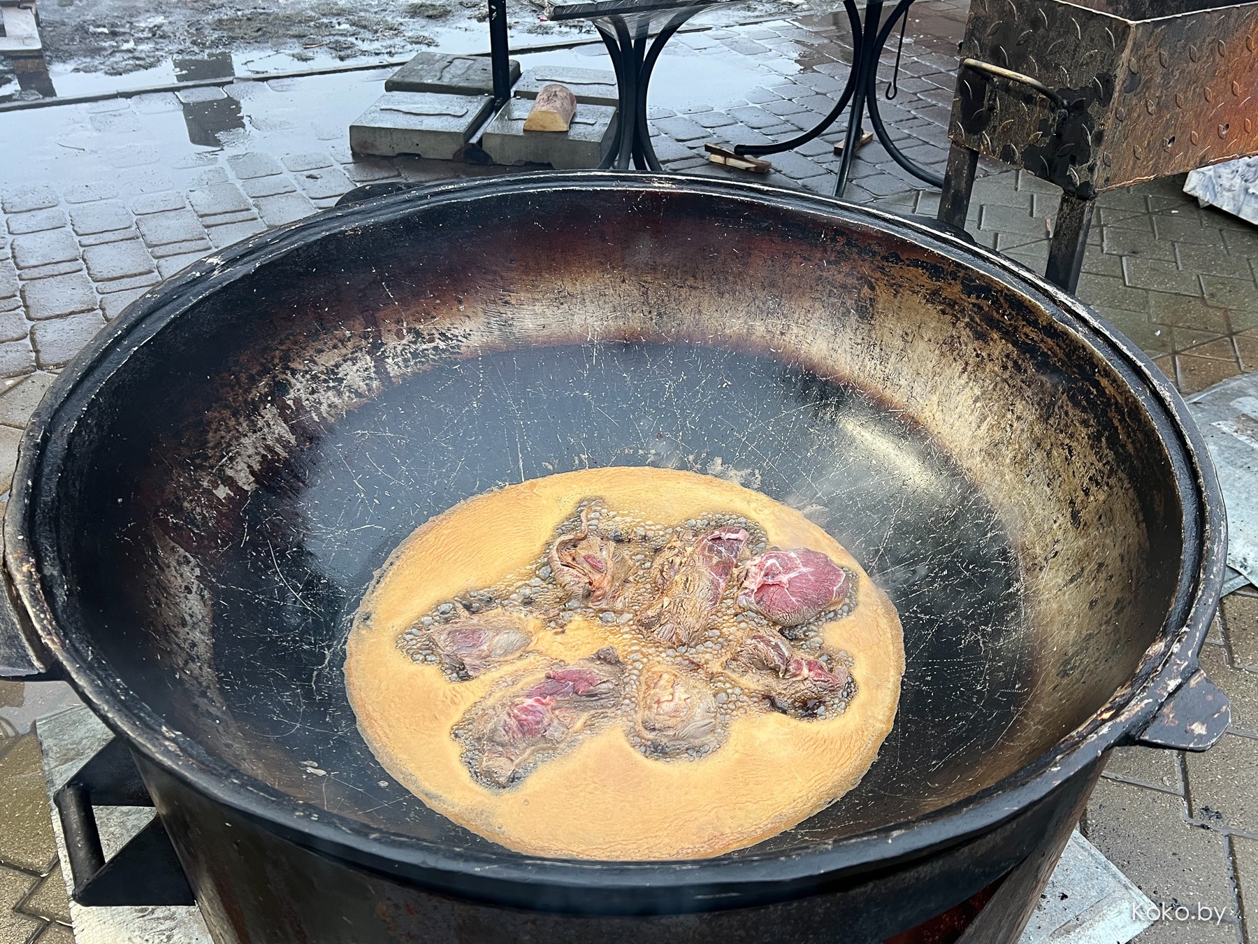 Куда сходить вечером? Прошлись по новогодним ярмаркам, посмотрели цены, попили глинтвейн - фото - 40