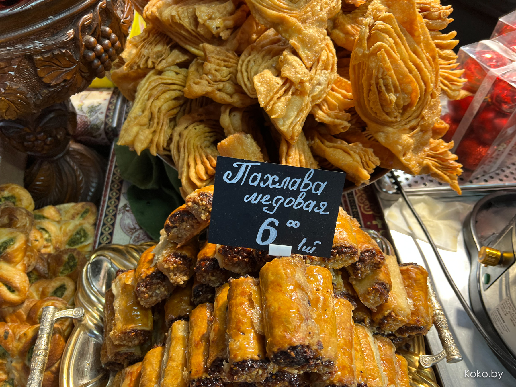 Куда сходить вечером? Прошлись по новогодним ярмаркам, посмотрели цены, попили глинтвейн - фото - 40