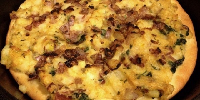 Как приготовить картофельную пиццу на сковороде?