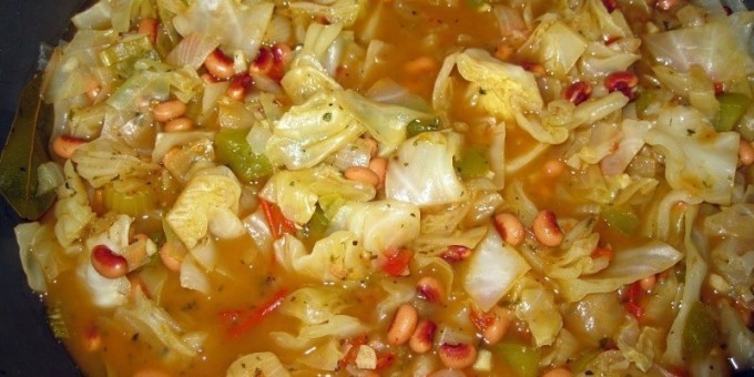 Как приготовить тушеную капусту в микроволновке?