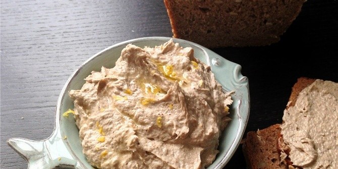 Селедочный паштет на завтрак - отличное дополнение к утренним тостам