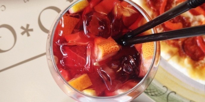 Кафе Gusto*Giusto (Густо*Джусто) как всегда радует своей пиццей и опьяняющей сангрией