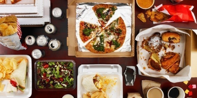 А ты знаешь кому принадлежат все сети фаст-фуда в России?