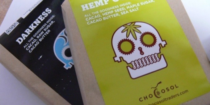 Таможенники остановили россиянина из-за плитки голландского шоколада с коноплей