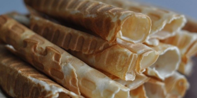 Тонкие вафля в электровафельнице под любую начинку