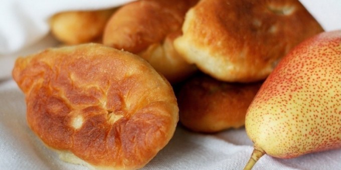 Пирожки на сковороде с начинкой из картошки и сыра