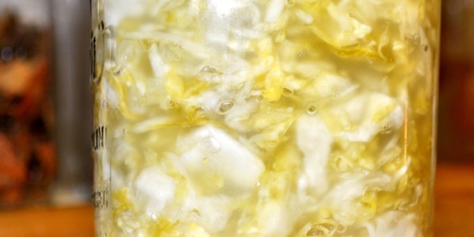 Маринованная капуста капуста, в собственном соку