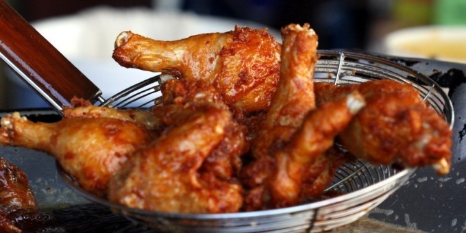 Этакий минский стрит-фуд с уклоном во фритюр: «KURIZA POMADA (КУРИЦА ПОМАДА)»