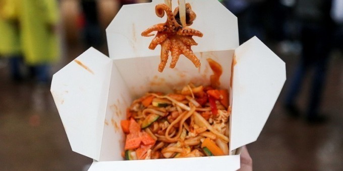 Фестиваль уличной еды Vulitsa.Ezha в парке Челюскинцев: дождь, типичная еда и позитивные минчане