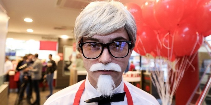 Феерическое открытие «KFC» с блэкджеком и бесплатными напитками. И 4 каверзных вопроса