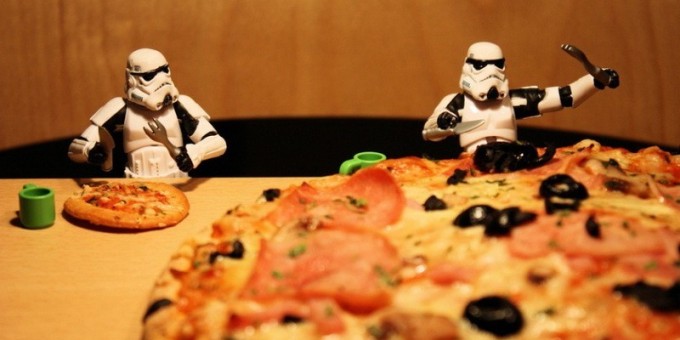 Сегодня в ТЦ «Рига» открылась вторая по счету пиццерия «Domino's Pizza»