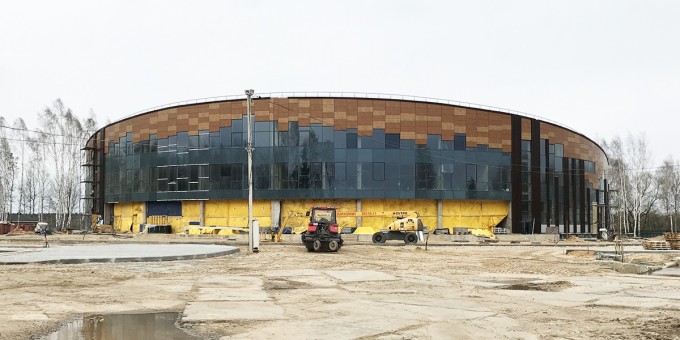 Монументальный ресторан восточной кухни «Astoria Riverside» на берегу водохранилища Дрозды