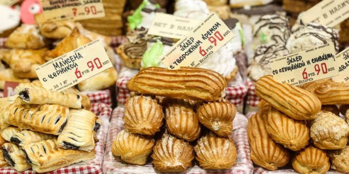 Тестим народные эклеры с творожным кремом по 60 копеек за штуку